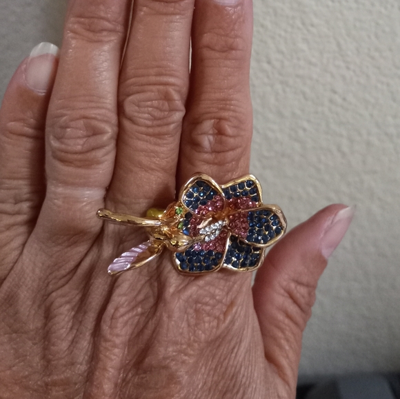 RING - HIBISCUS FLOWER HUMMINGBIRD RHINESTONE ENAMEL GOLD TONE SIZE 7 - Picture 6 of 13